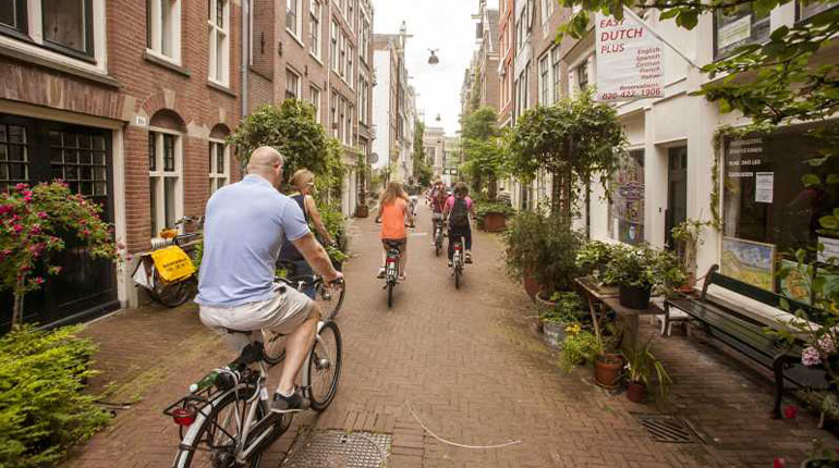 Cycle to Hidden Gems in Amsterdam