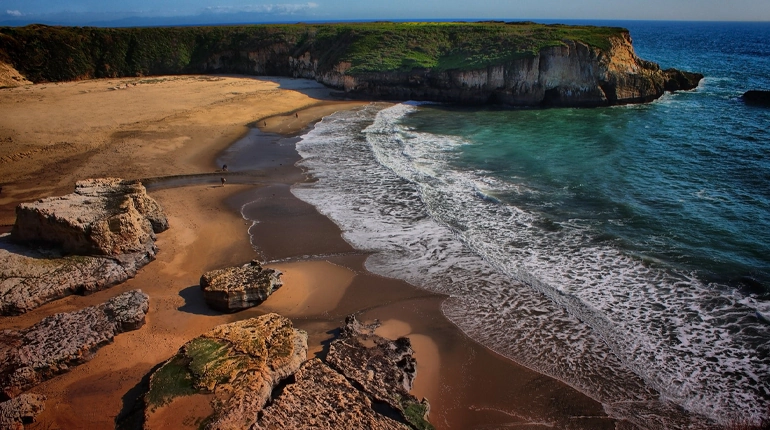 10 Best Beaches in Santa Cruz and the Best Time to Visit