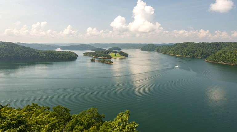 10 Best Lakes in Kentucky to Create a Memorable Holiday